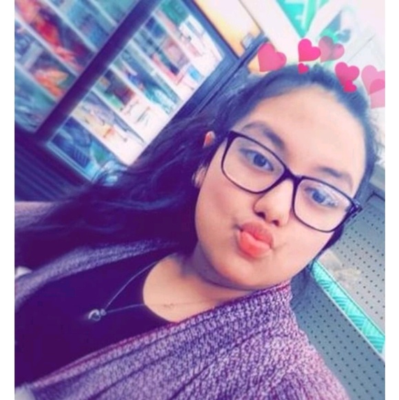 Meet your Posher, Hailey - Picture 1 of 1